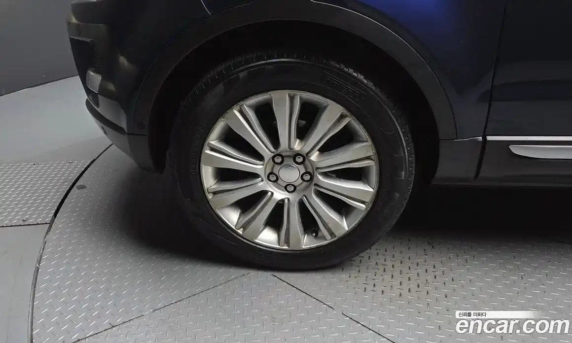 Land Rover Range-Rover Evoque 2015 2.2 гидро в Москве № 824998, фото 5