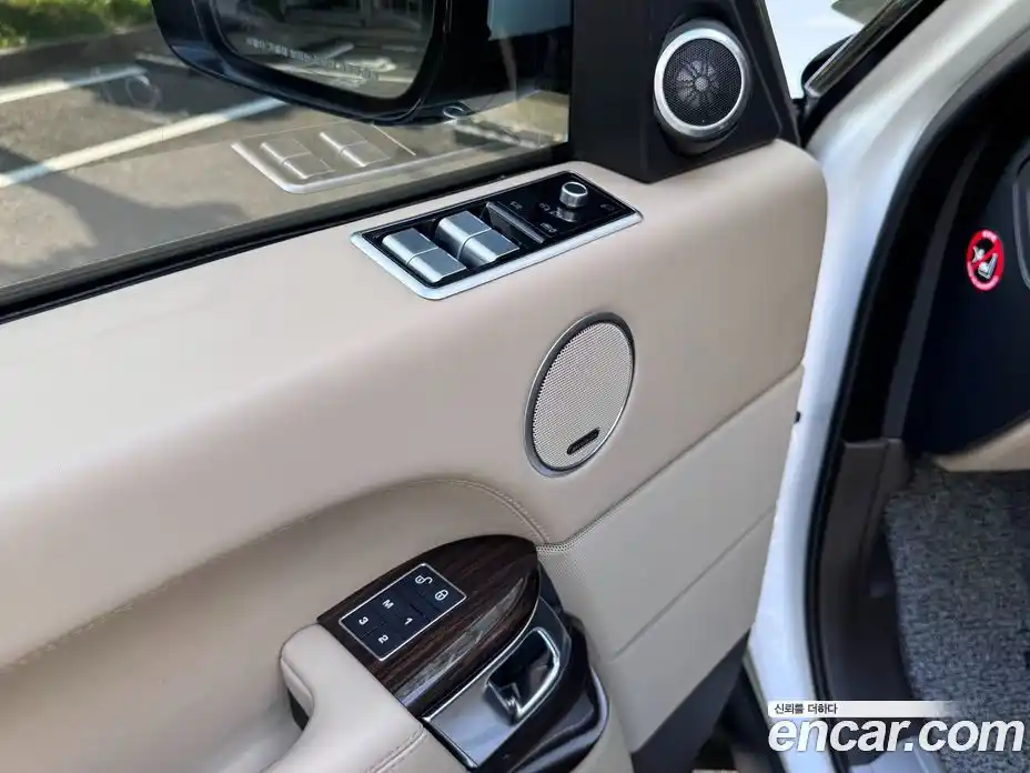 Land Rover Range-Rover 2016 4.4 гидро в Москве № 825193, фото 9