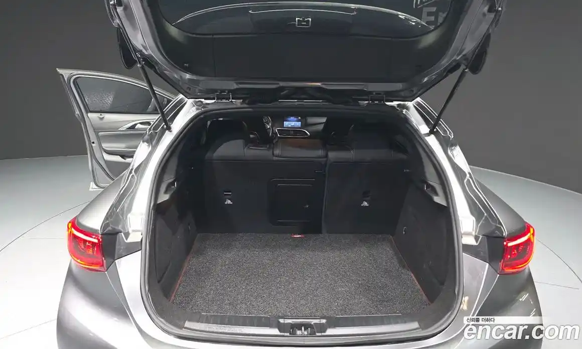 Infiniti Q30 2017 2.0 гидро в Москве № 827387, фото 20