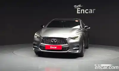 Infiniti Q30 2017 2.0 гидро в Москве № 827387, миниатюра 3