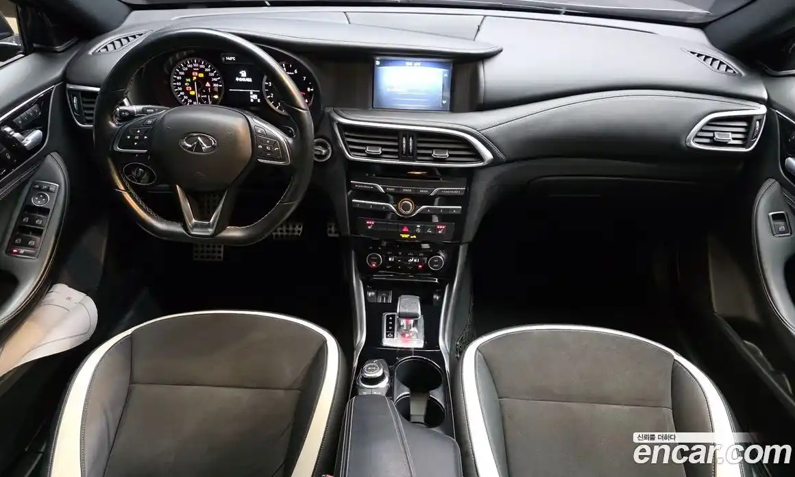 Infiniti Q30 2017 2.0 гидро в Москве № 827387, фото 7
