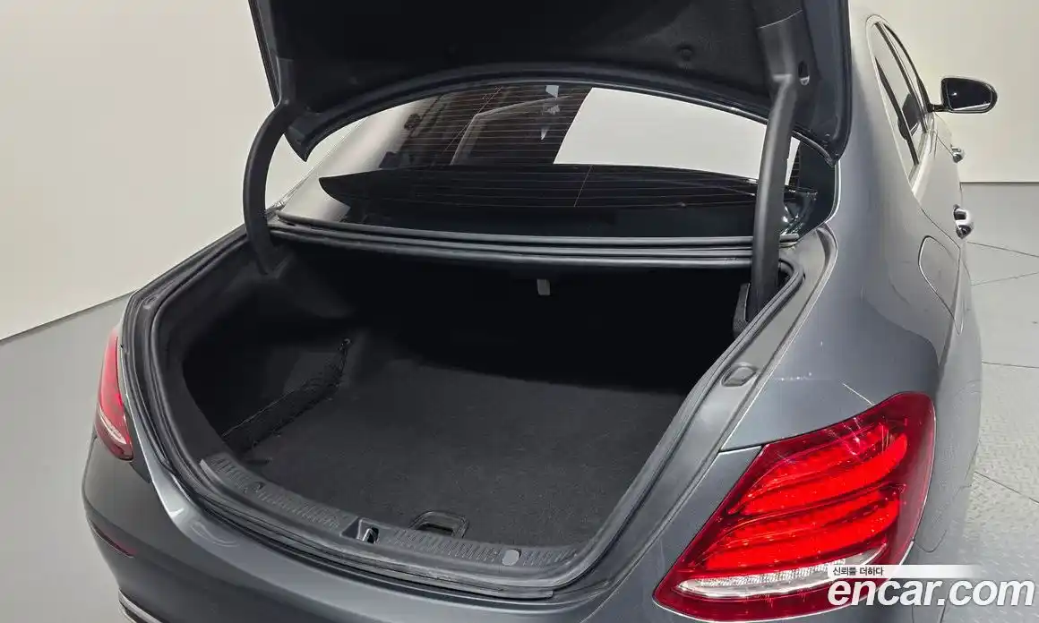 Mercedes-Benz E-Class 2017 2.0 гидро в Москве № 859519, фото 20