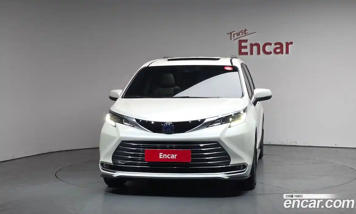 Toyota Sienna 2021 2.5 гидро в Москве № 862946, фото 3