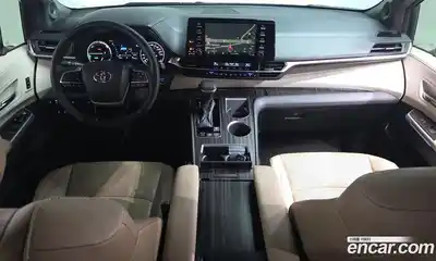 Toyota Sienna 2021 2.5 гидро в Москве № 862946, миниатюра 7