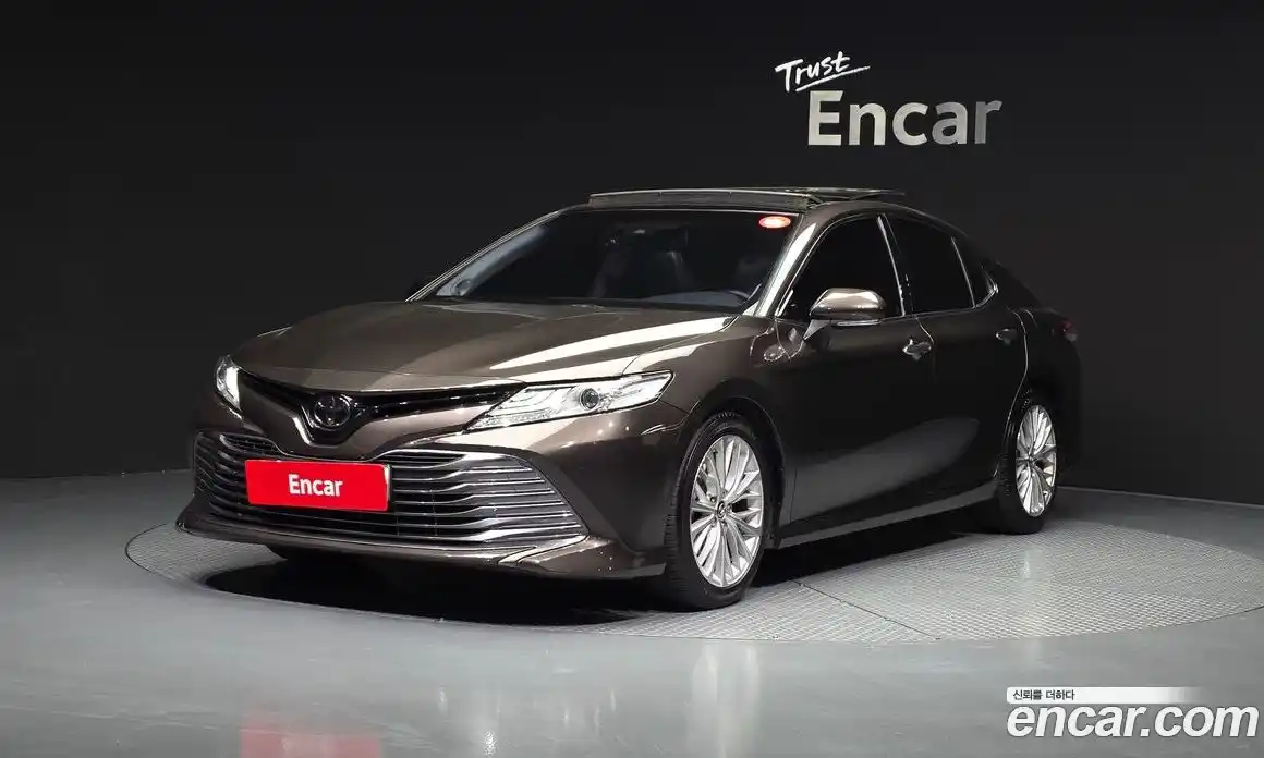 Toyota Camry 2019 2.5 гидро в Москве № 862949, фото 1