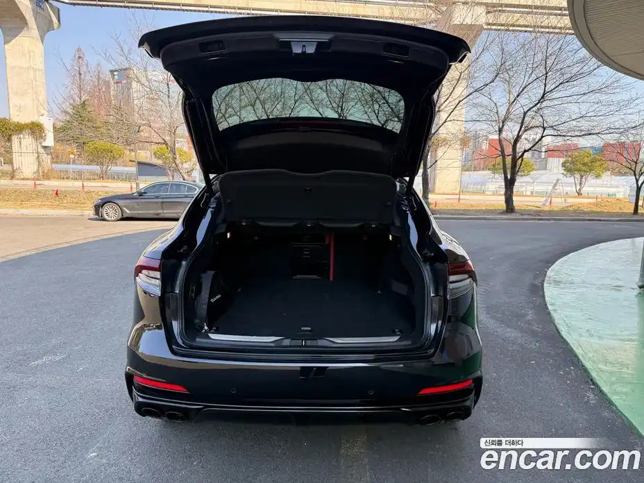 Maserati Levante 2020 3.0 гидро в Москве № 863473, фото 15