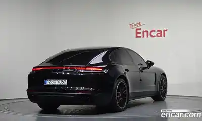 Porsche Panamera, 2021