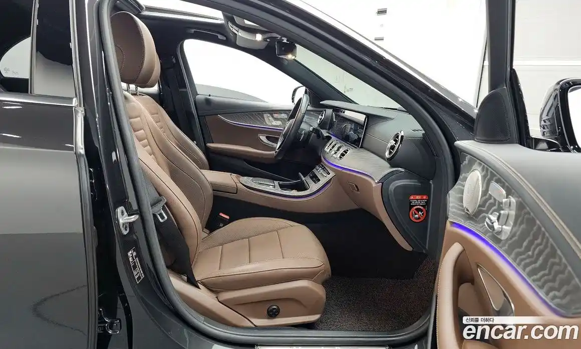 Mercedes-Benz E-Class 2023 2.0 гидро, фото 12
