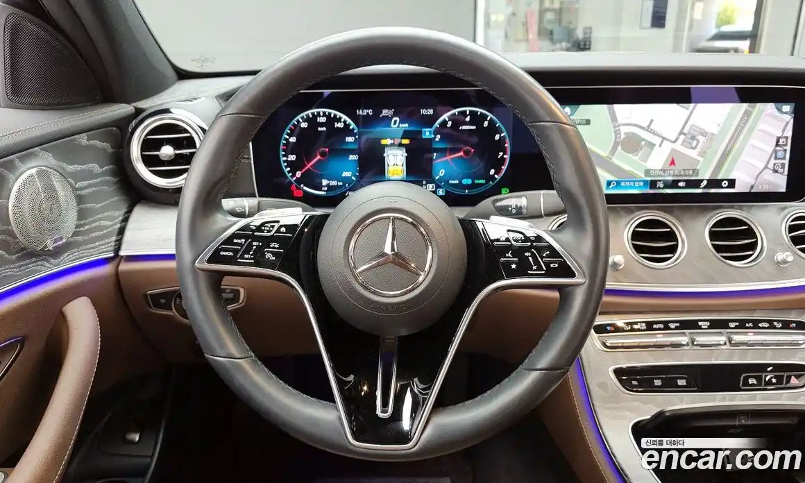 Mercedes-Benz E-Class 2023 2.0 гидро, фото 13