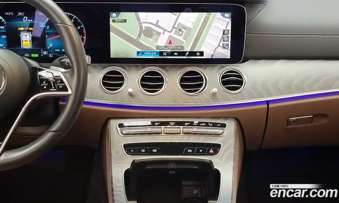 Mercedes-Benz E-Class 2023 2.0 гидро, фото 19