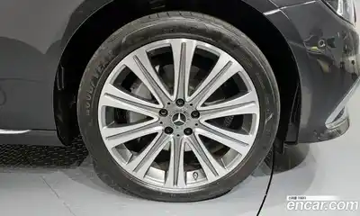 Mercedes-Benz E-Class 2023 2.0 гидро, миниатюра 5