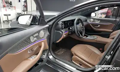 Mercedes-Benz E-Class 2023 2.0 гидро, миниатюра 10