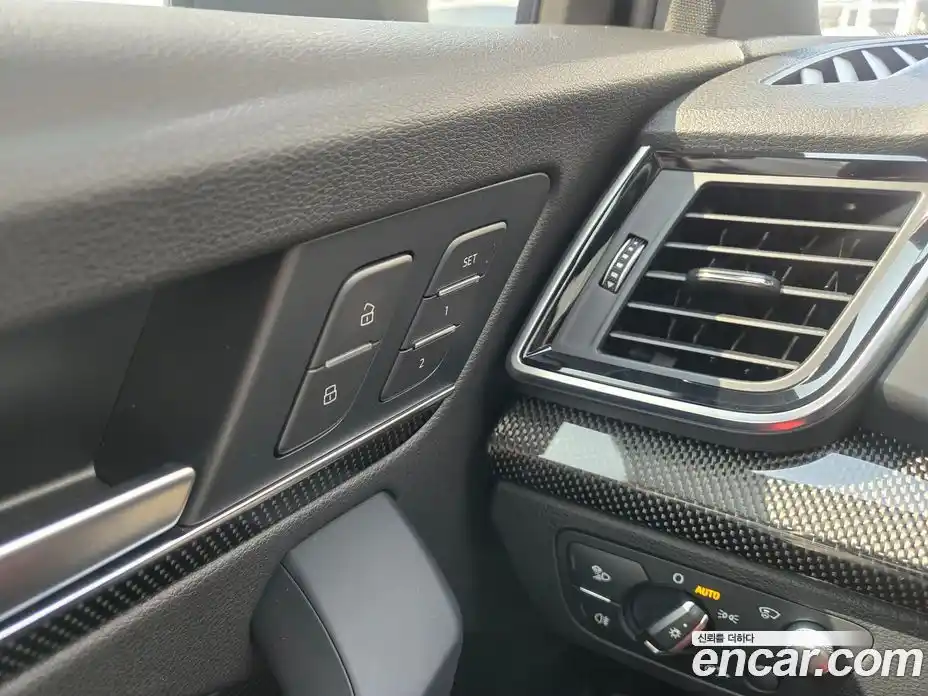 Audi SQ5 2023 3.0 гидро в Москве № 971246, фото 9