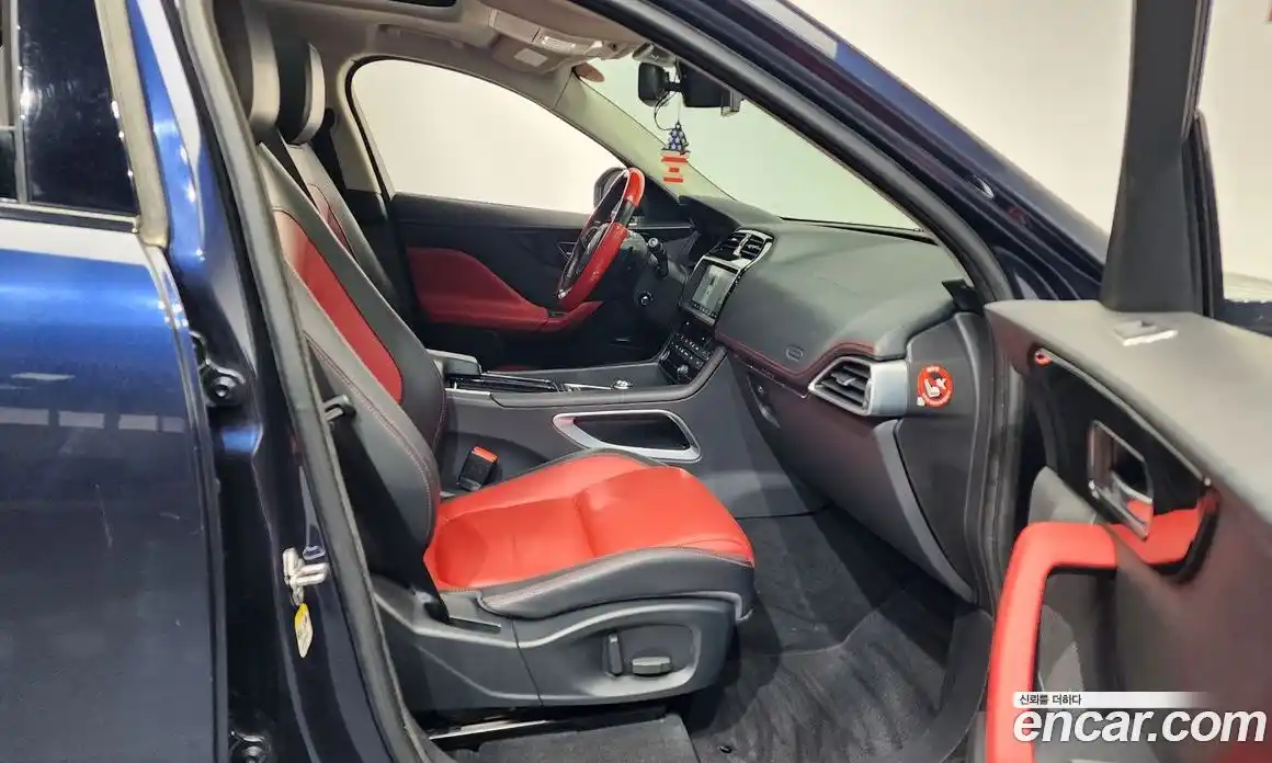 Jaguar F-Pace 2016 2.0 гидро в Москве № 976518, фото 11