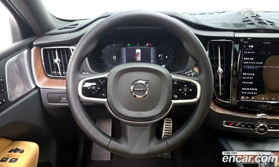 Volvo XC60 2023 2.0 гидро в Москве № 1008666, фото 13