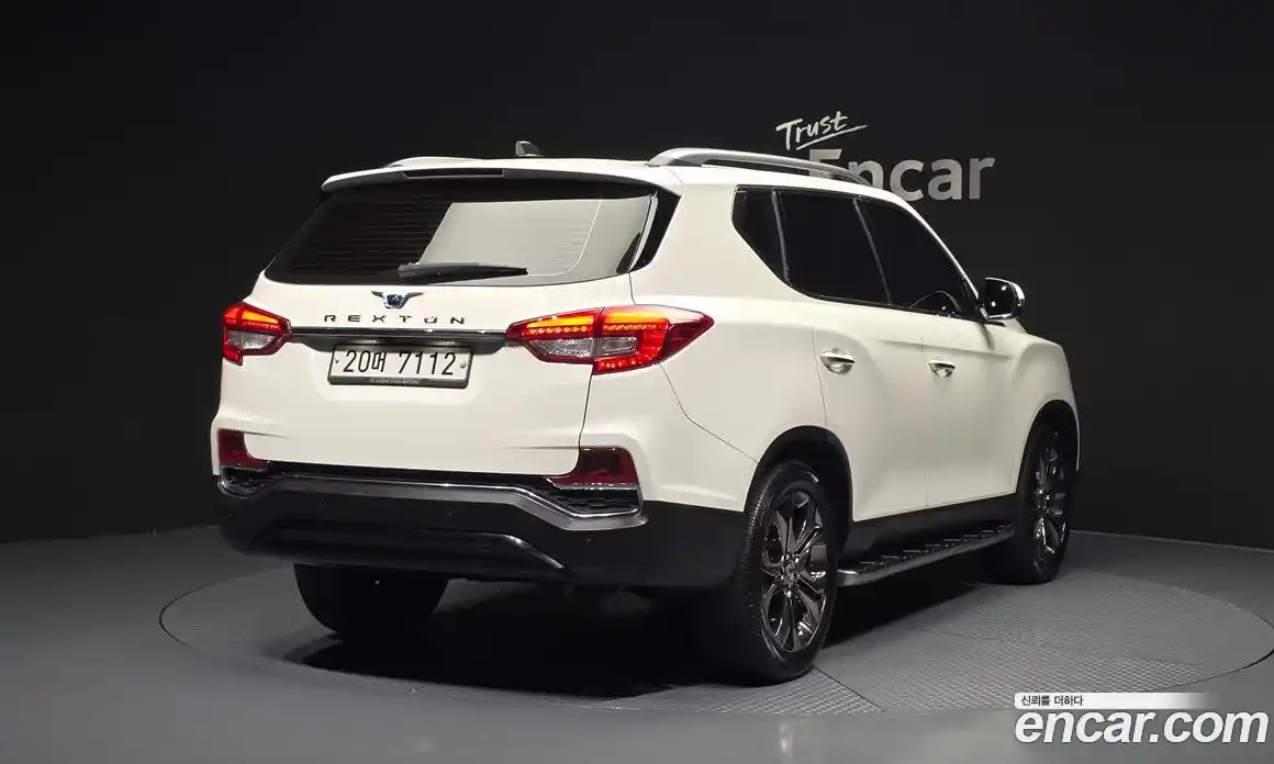 SsangYong Rexton 2017 2.2 Автомат в Москве № 1010920, фото 2