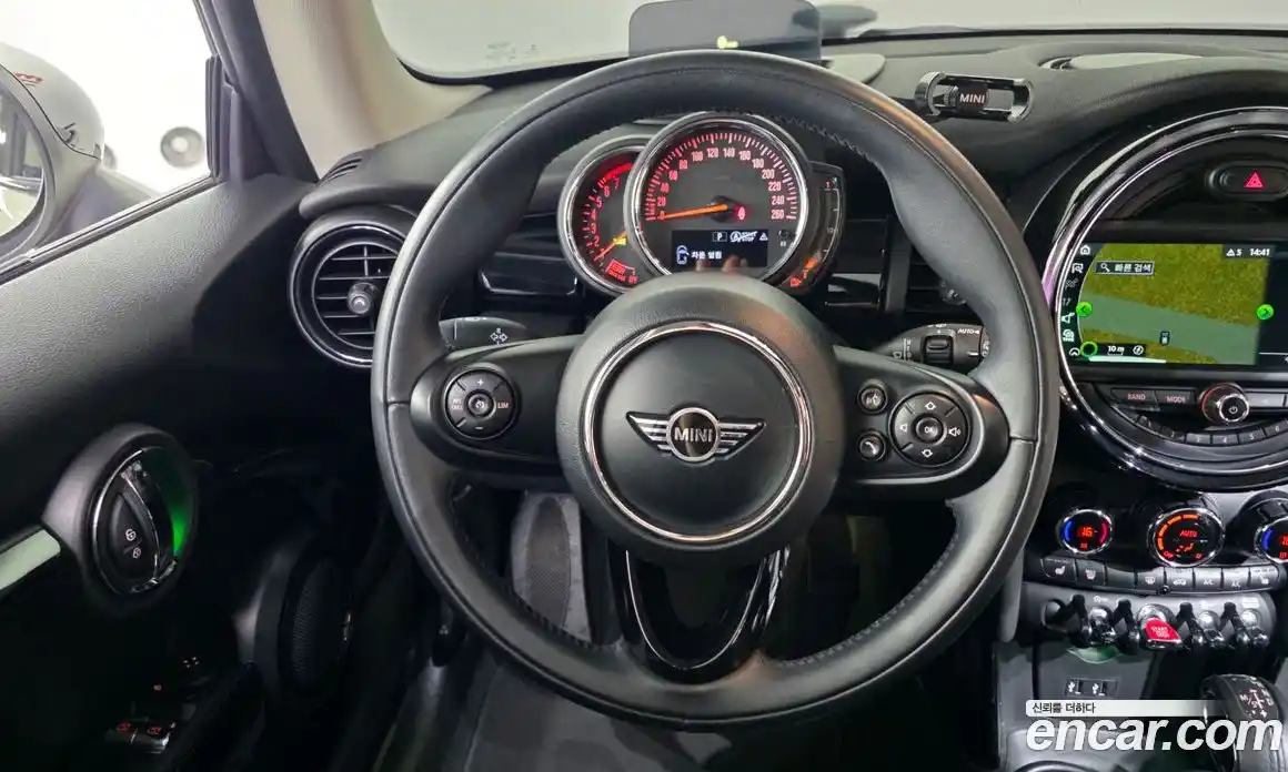 Mini Cooper 2018 1.5 гидро в Москве № 1013867, фото 13