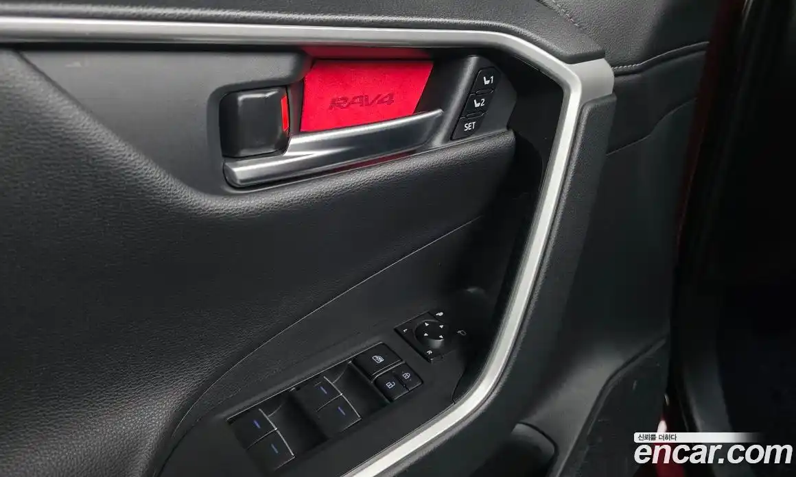 Toyota RAV4 2019 2.5 гидро в Москве № 1015184, фото 17