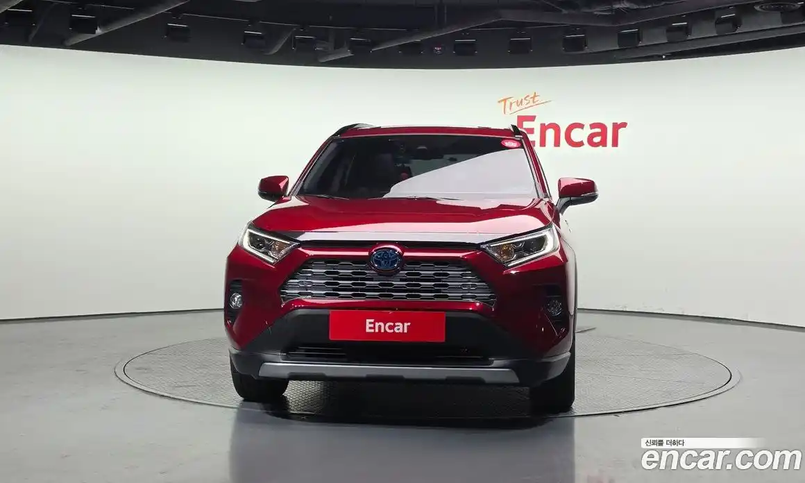 Toyota RAV4 2019 2.5 гидро в Москве № 1015184, фото 3