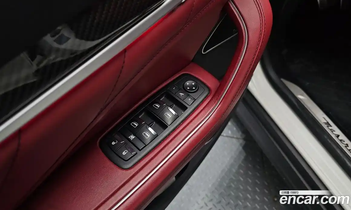 Maserati Levante 2019 3.0 гидро в Москве № 1015674, фото 17