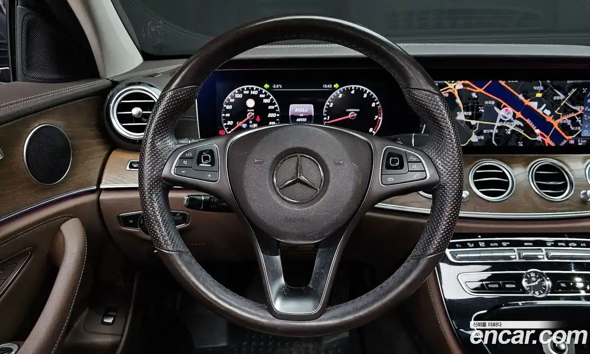 Mercedes-Benz E-Class 2017 2.0 гидро в Москве № 142604, фото 13