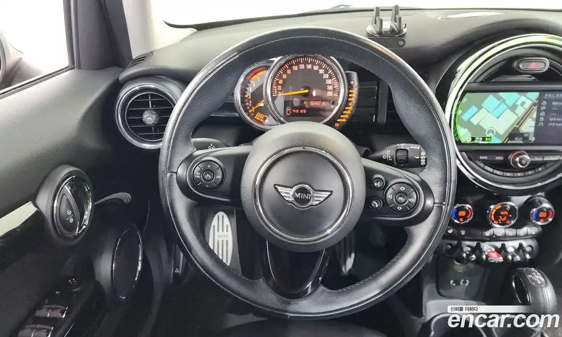 Mini Cooper 2015 1.5 гидро в Москве № 149535, фото 13