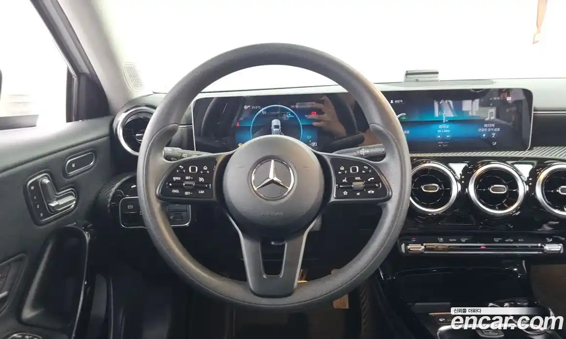 Mercedes-Benz A-Class 2019 2.0 гидро в Москве № 161053, фото 13