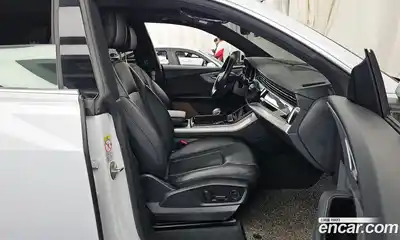 Audi Q8 2020 3.0 гидро в Москве № 163919, миниатюра 11