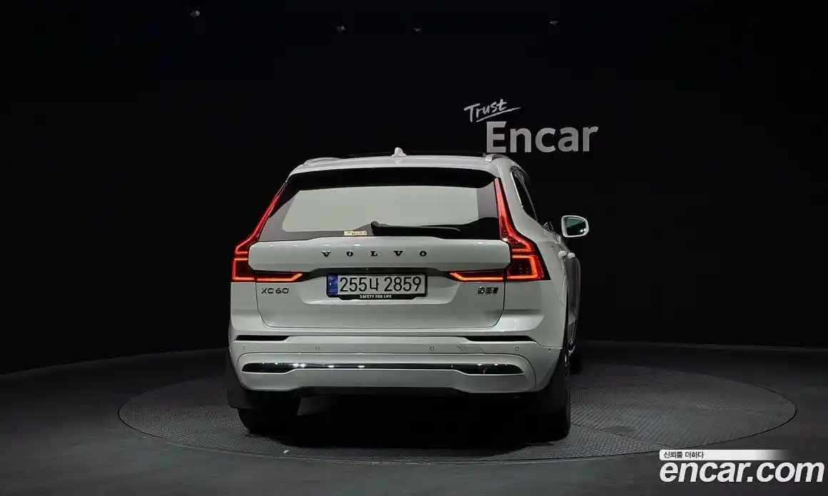 Volvo XC60 2024 2.0 гидро в Москве № 164169, фото 4