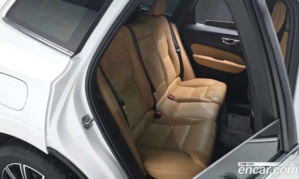 Volvo XC60 2018 2.0 гидро в Москве № 164323, фото 11