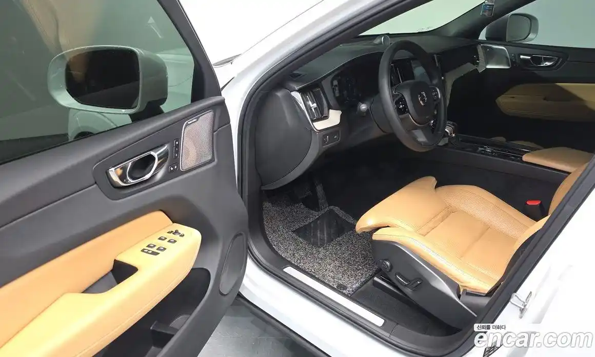 Volvo XC60 2018 2.0 гидро в Москве № 164323, фото 12