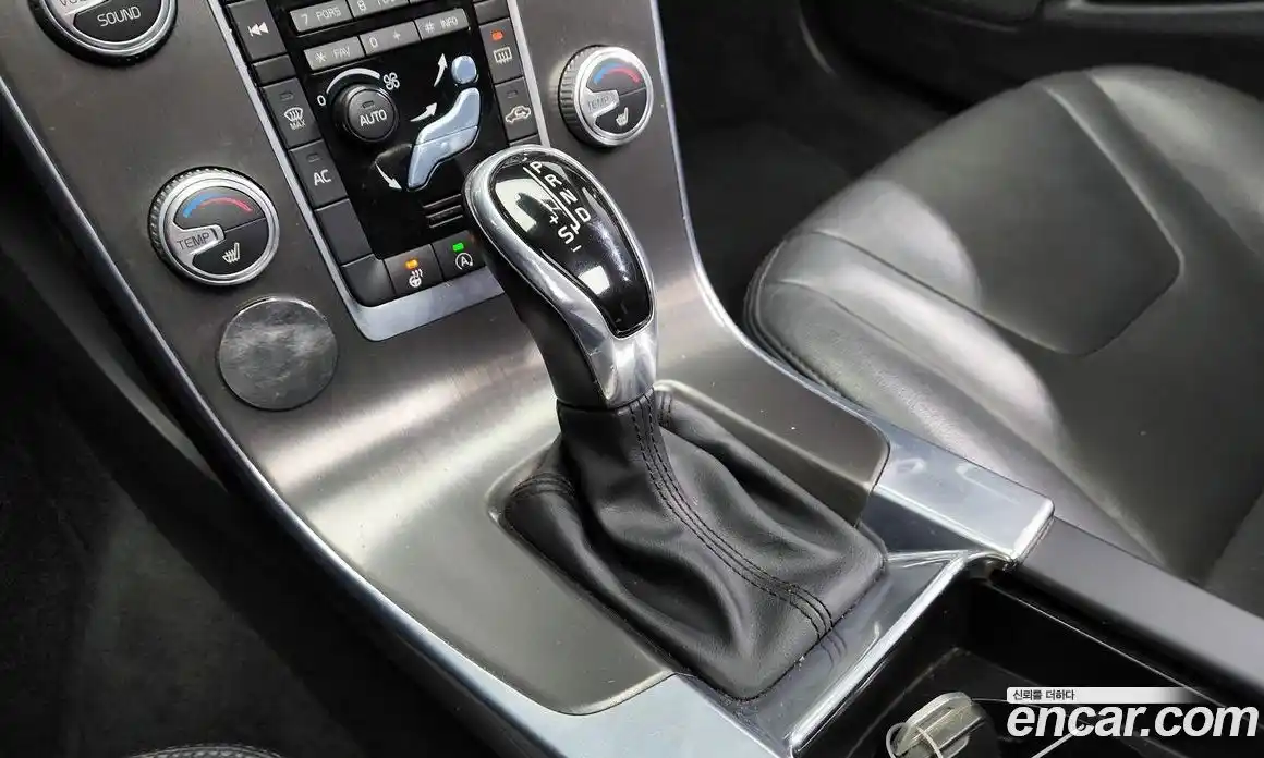 Volvo V60 2015 1.6 гидро в Москве № 164699, фото 9