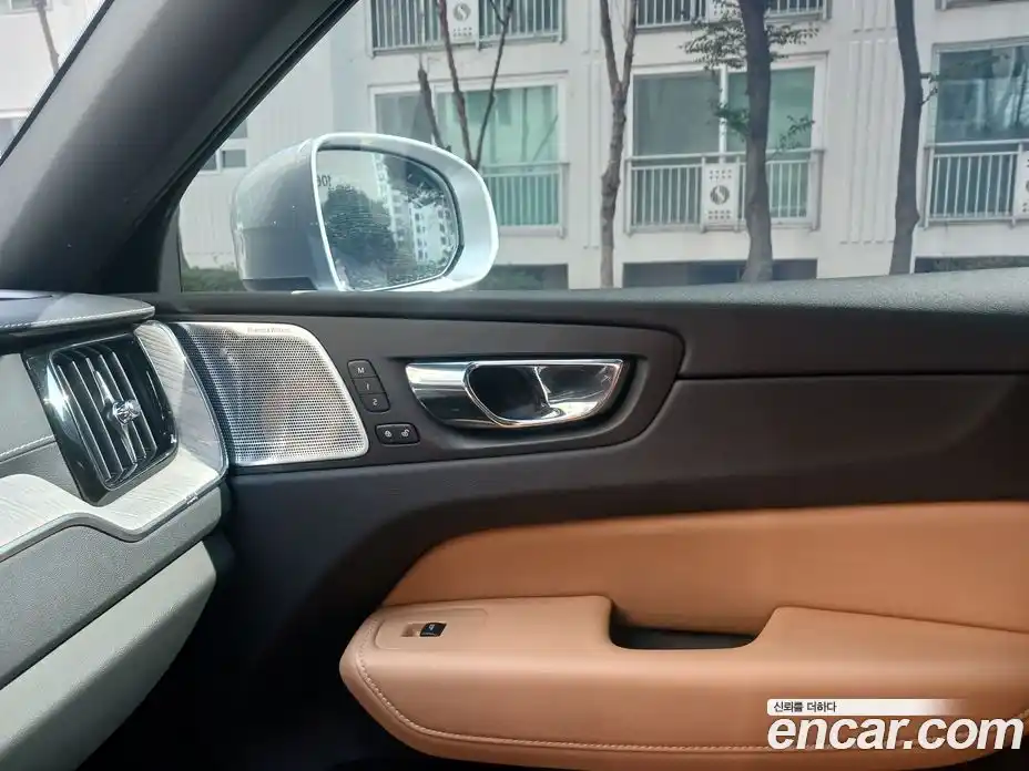 Volvo XC60 2019 2.0 гидро в Москве № 164874, фото 15