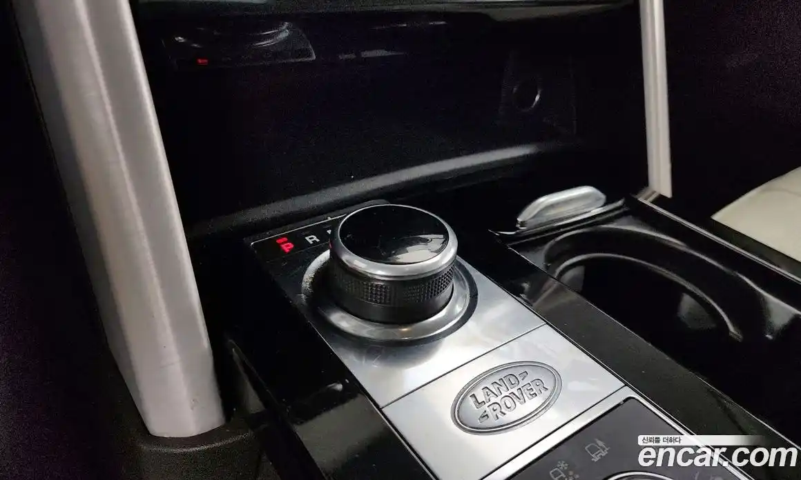 Land Rover Discovery 2017 3.0 гидро в Москве № 166596, фото 9