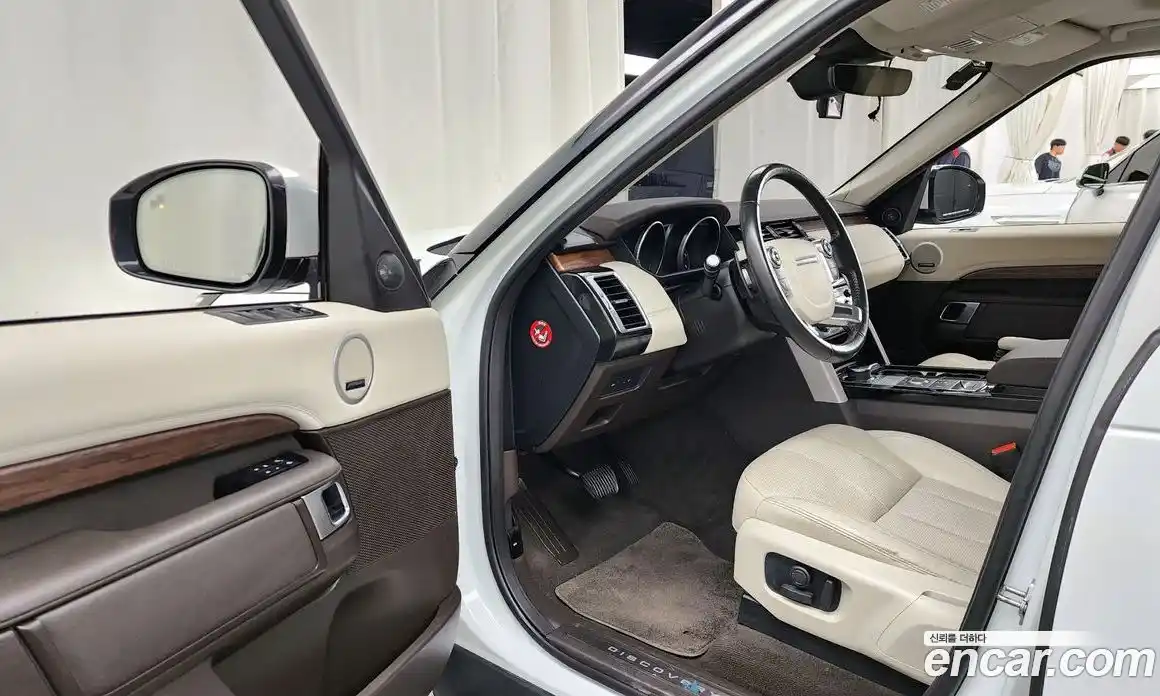 Land Rover Discovery 2017 3.0 гидро в Москве № 166596, фото 10