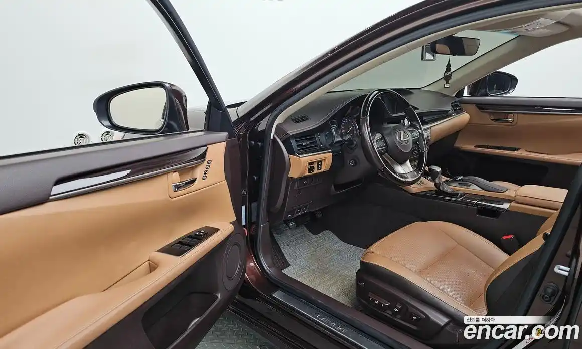 Lexus ES 2017 2.5 гидро в Москве № 168227, фото 9