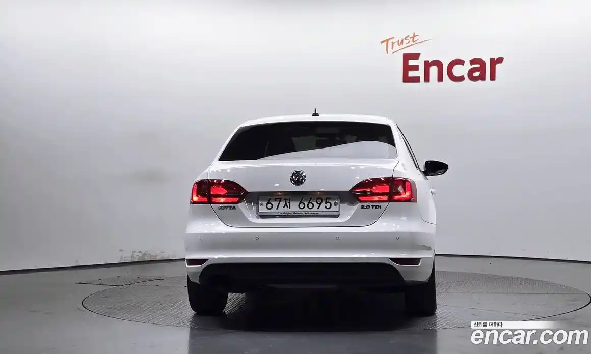 Volkswagen Jetta 2011 2.0 гидро в Москве № 169058, фото 4