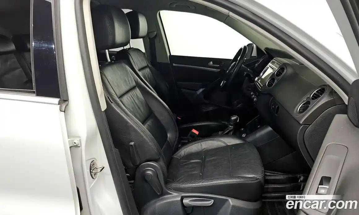 Volkswagen Tiguan 2014 2.0 гидро в Москве № 169072, фото 11