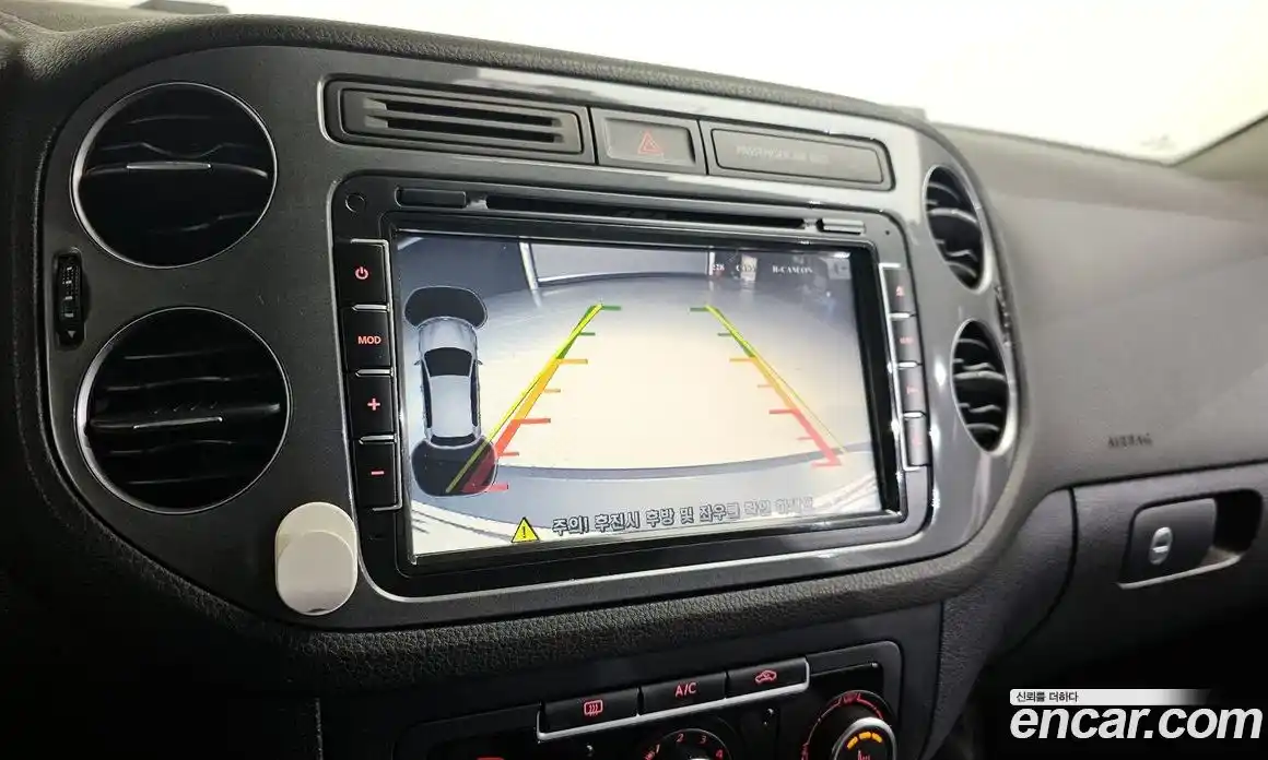 Volkswagen Tiguan 2014 2.0 гидро в Москве № 169072, фото 16