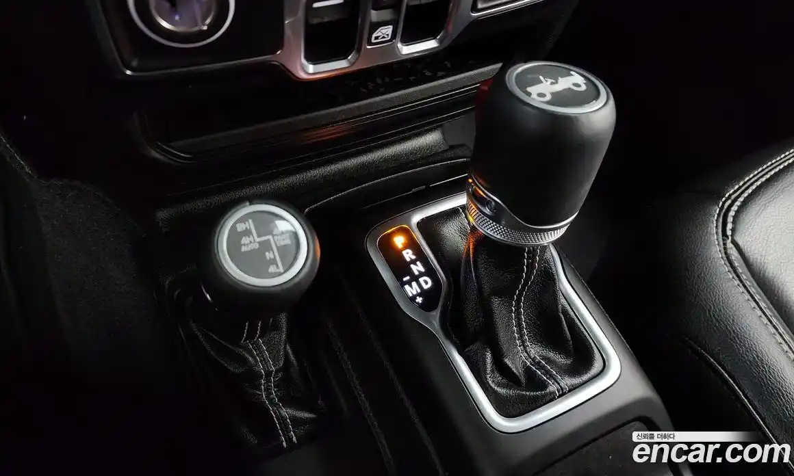 Jeep Wrangler 2019 2.0 гидро в Москве № 169332, фото 9