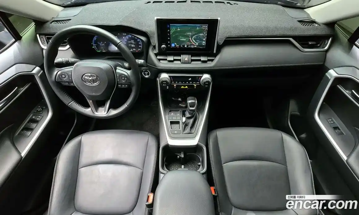 Toyota RAV4 2023 2.5 гидро в Москве № 170170, фото 7