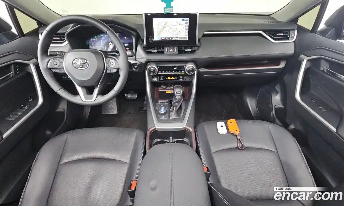 Toyota RAV4 2023 2.5 гидро в Москве № 170191, фото 7