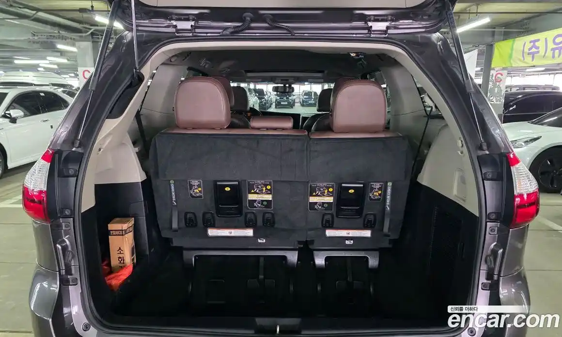 Toyota Sienna 2017 3.5 гидро в Москве № 170354, фото 13