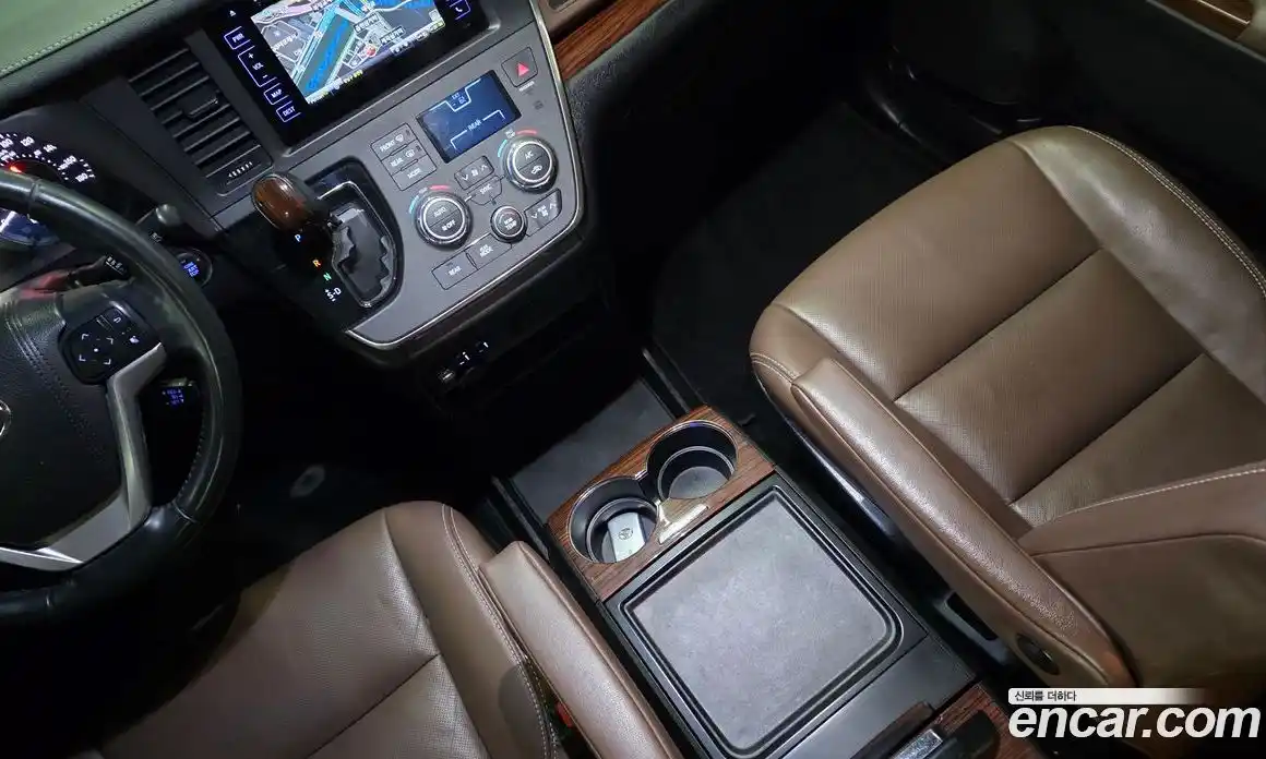 Toyota Sienna 2017 3.5 гидро в Москве № 170354, фото 14