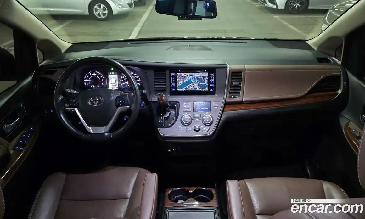 Toyota Sienna 2017 3.5 гидро в Москве № 170354, фото 7
