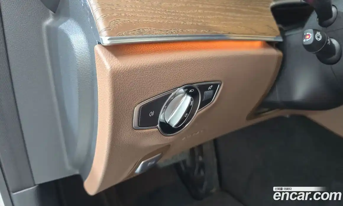 Mercedes-Benz E-Class 2023 2.0 гидро, фото 15