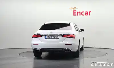 Mercedes-Benz E-Class 2023 2.0 гидро, миниатюра 4