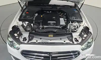 Mercedes-Benz E-Class 2023 2.0 гидро, миниатюра 6