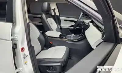 Land Rover Range-Rover Evoque 2024 2.0 гидро в Москве № 198043, миниатюра 11