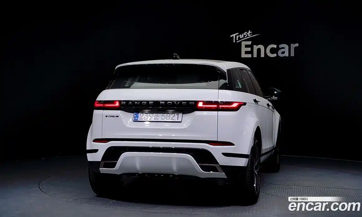 Land Rover Range-Rover Evoque 2024 2.0 гидро в Москве № 198043, фото 4